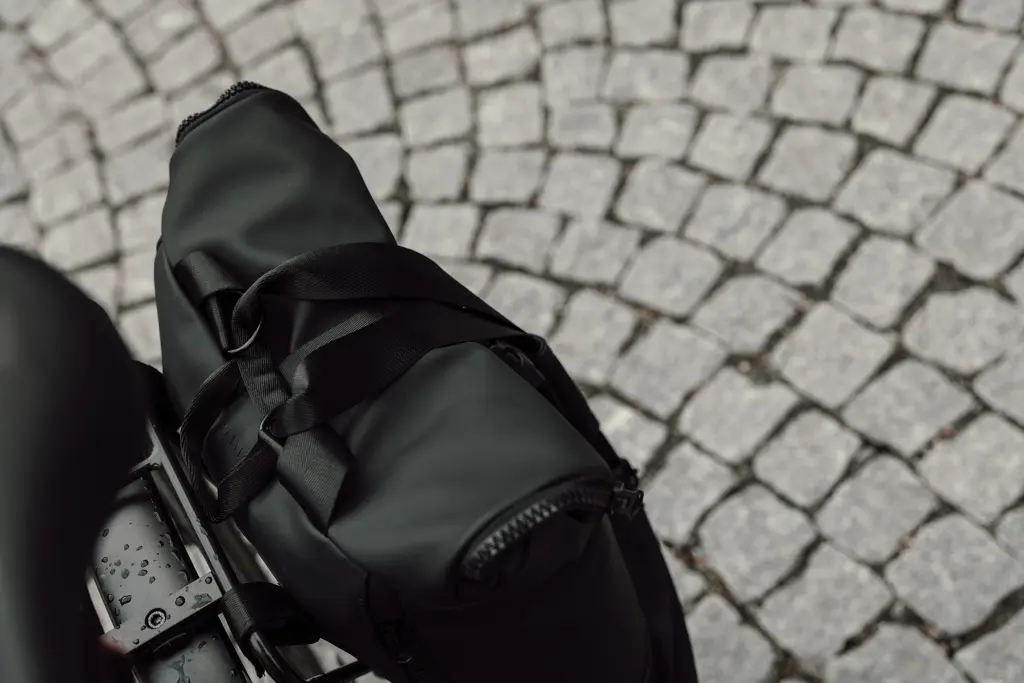 Torba za bicikl VINGA Baltimore V5018 black-14