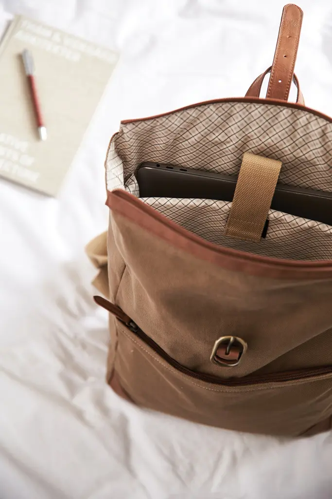 Ruksak RCS VINGA Sloane V56012 brown-10
