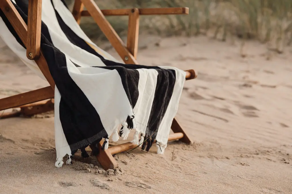Ručnik za plažu VINGA Valmer V806 black-5