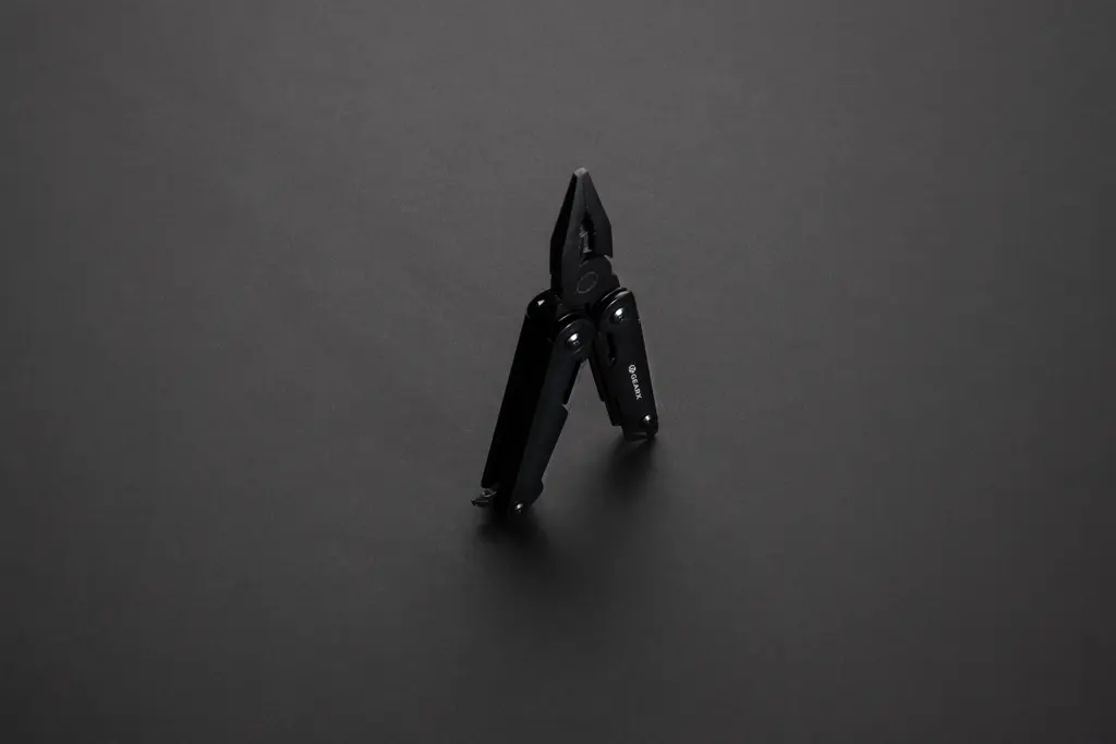 višenamjenski alat s kliještima Gear X P221.25 black-9