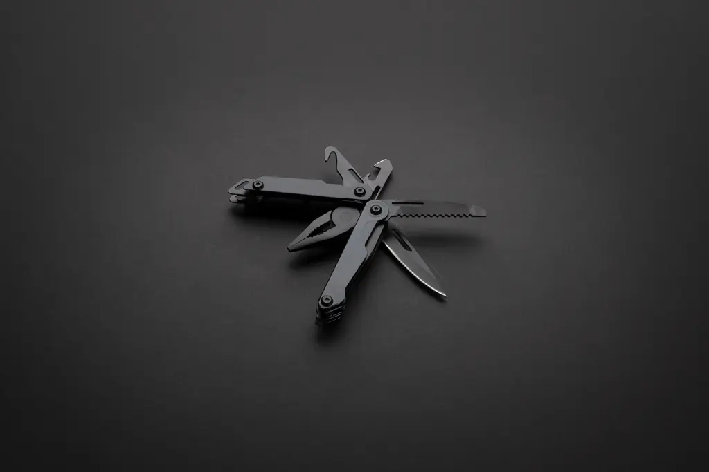višenamjenski alat s kliještima Gear X P221.25 black-10