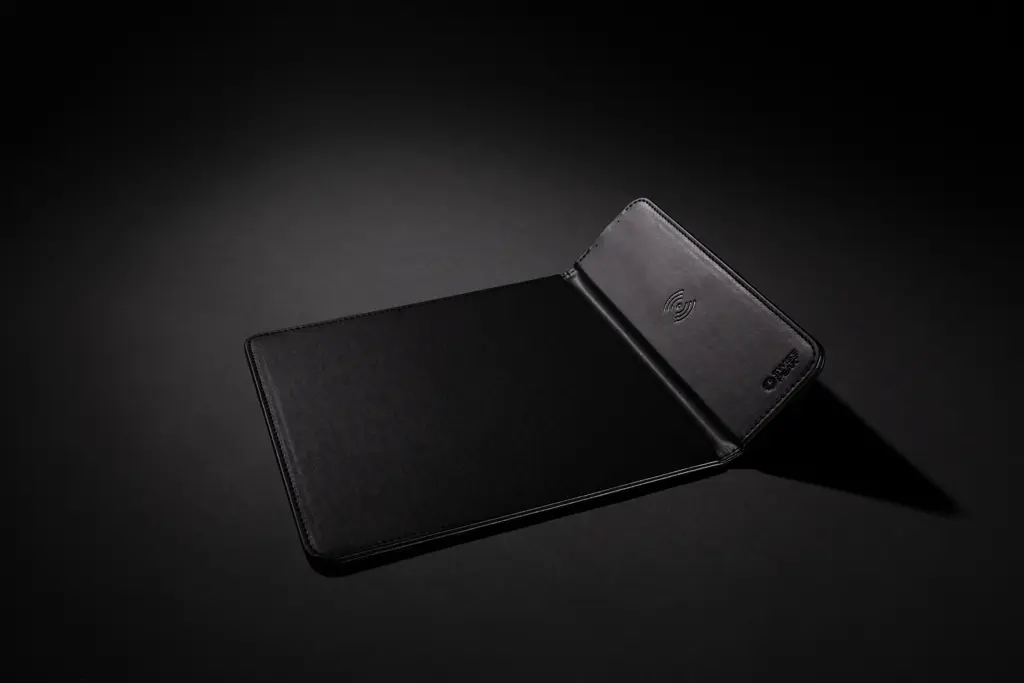 Podloga za miš s bežičnim punjenjem 10 W Swiss Peak RCS P300.24 black-9