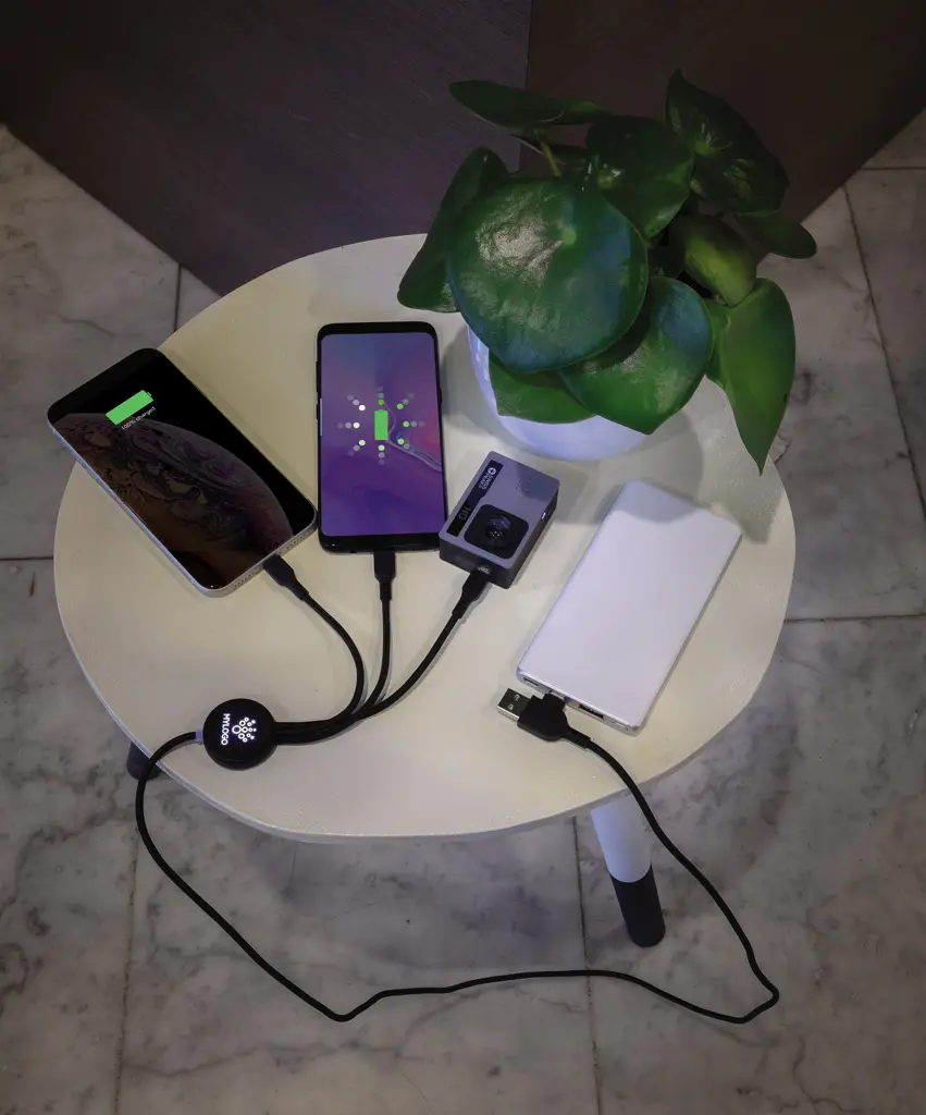 6u1 kabel sa svjetlećim logotipom P302.39 black-9