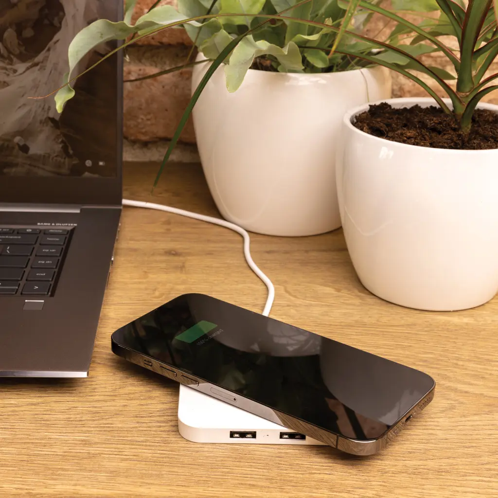 Bežični punjač od 10W RCS s USB priključcima P308.46 white-8