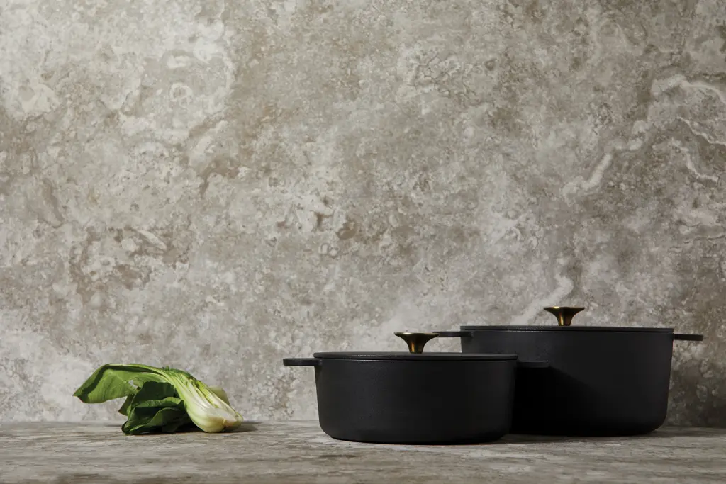 Velika tava od lijevanog željeza Ukiyo P431.02 black-16