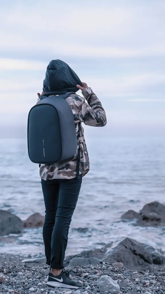 Ruksak Bobby Hero Regular sa zaštitom od krađe P705.29 black-33