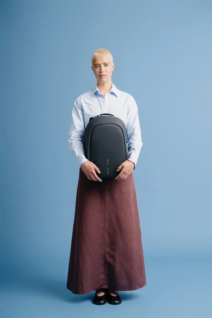 Ruksak Bobby Hero Regular sa zaštitom od krađe P705.29 black-40 Ruksak Bobby Hero Regular sa zaštitom od krađe P705.29 black-40