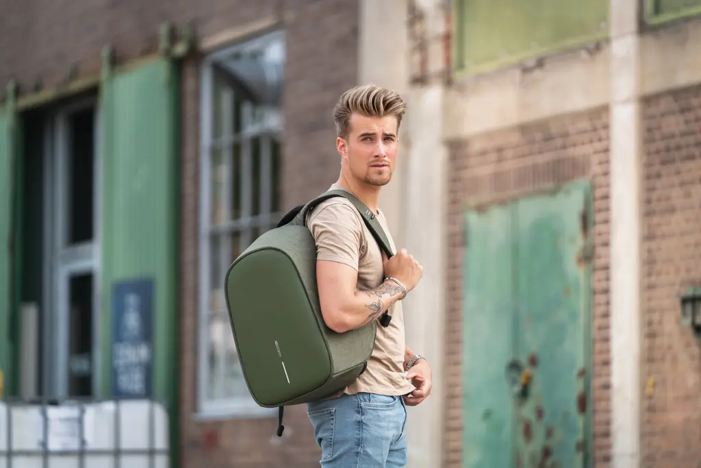 Ruksak Bobby Hero Regular sa zaštitom od krađe P705.29 green-20