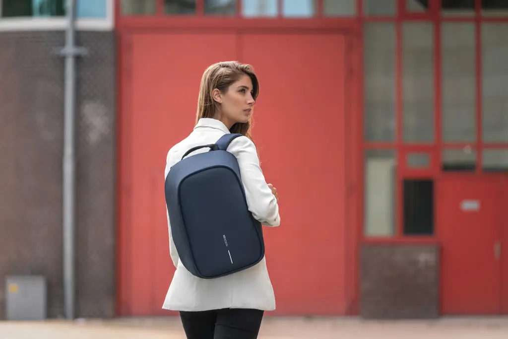 Ruksak Bobby Hero Small sa zaštitom od krađe P705.70 navy-15