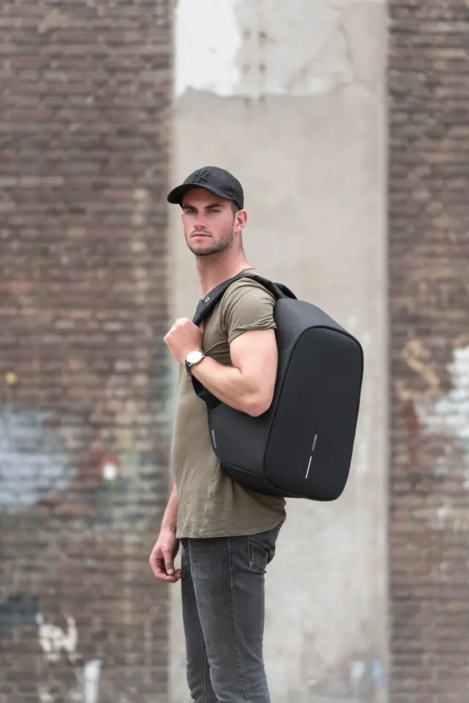 Ruksak Bobby Hero XL sa zaštitom od krađe P705.71 black-20