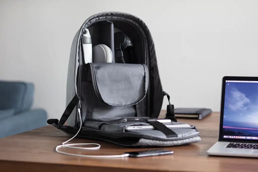 Ruksak Bobby Hero XL sa zaštitom od krađe P705.71 grey-23