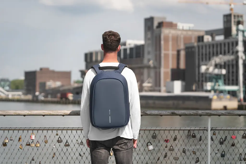 Ruksak Bobby Hero XL sa zaštitom od krađe P705.71 navy-20