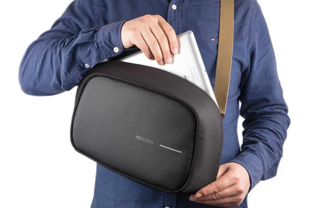 Ruksak Bobby Sling P705.78 black-13