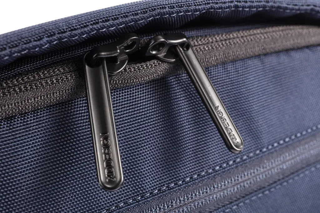 Ruksak Bobby Sling P705.78 black-19