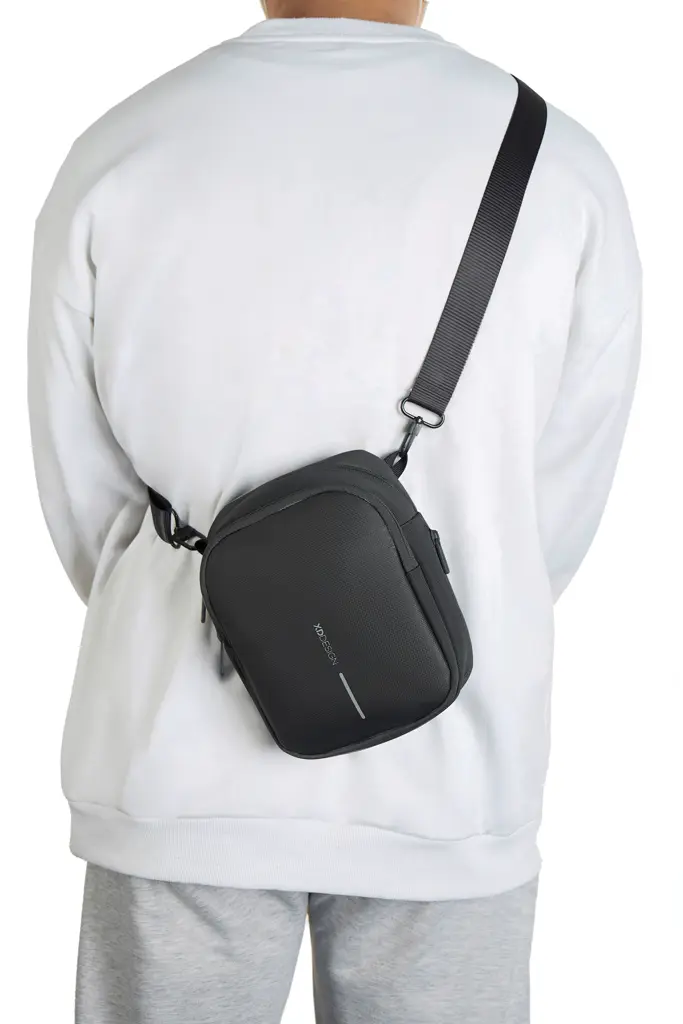 Torbica za rame Boxy Sling P705.95 black-17
