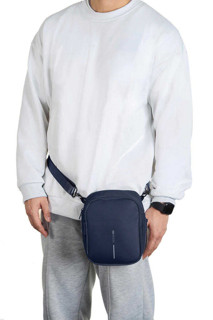 Torbica za rame Boxy Sling P705.95 navy-14