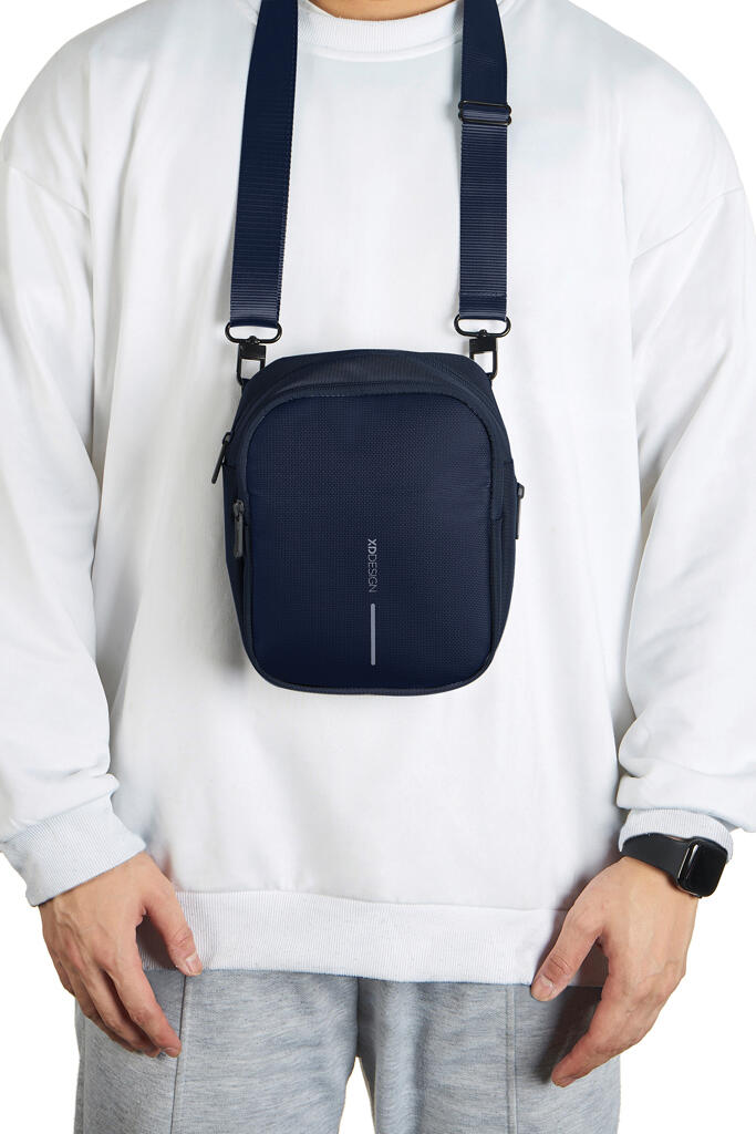 Torbica za rame Boxy Sling P705.95 navy-15