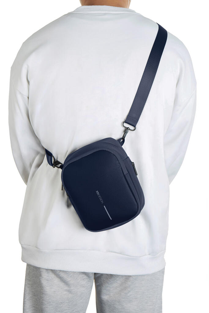 Torbica za rame Boxy Sling P705.95 navy-17