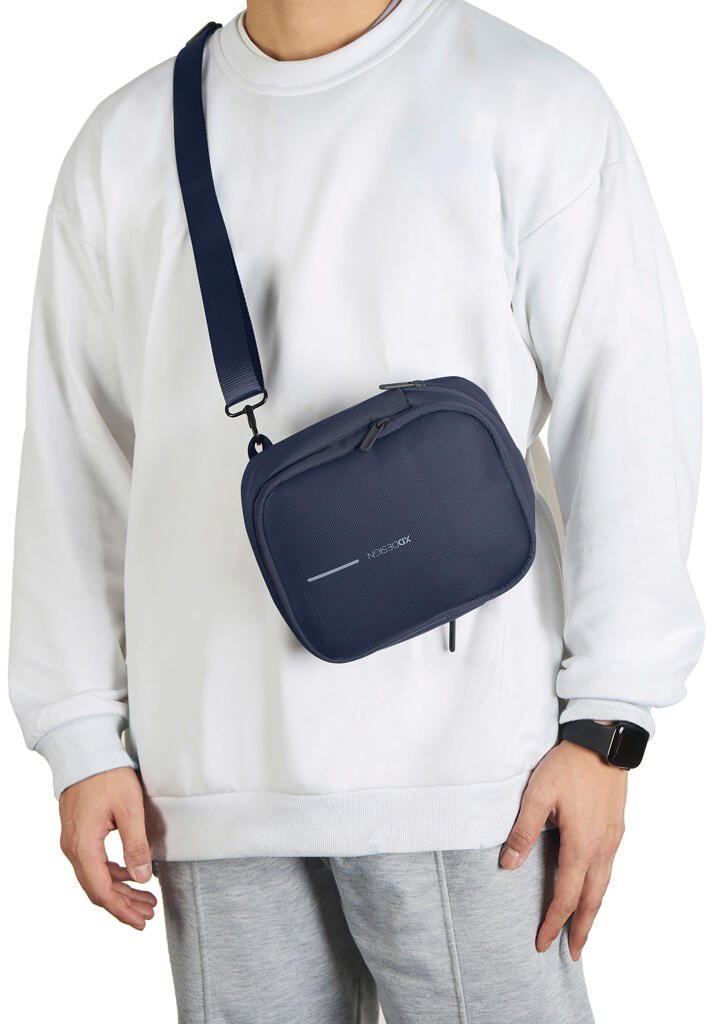 Torbica za rame Boxy Sling P705.95 navy-18