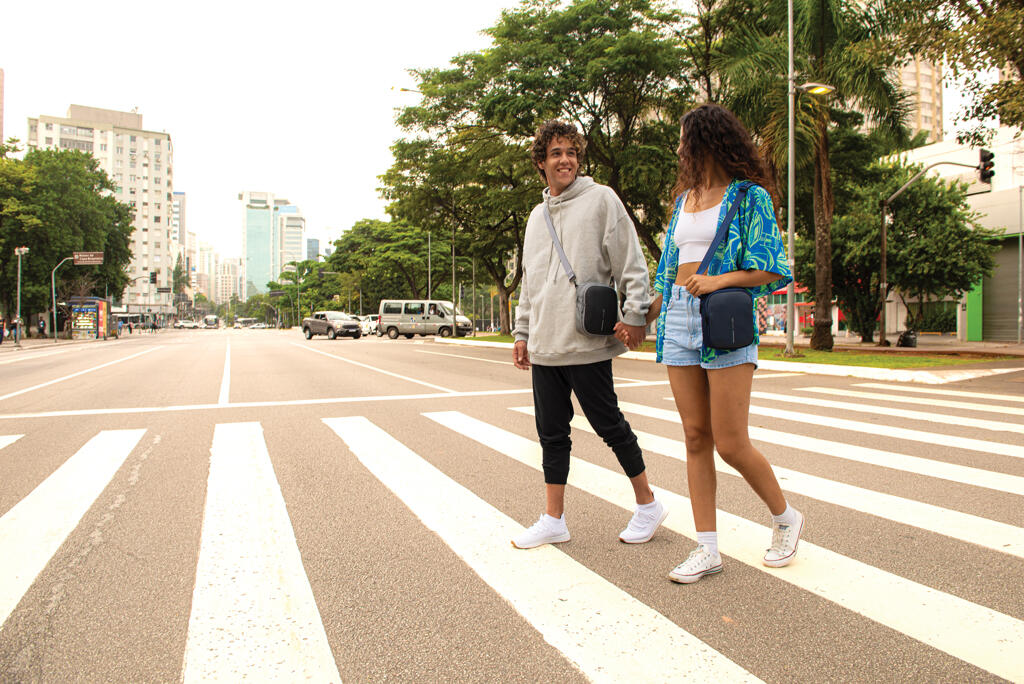 Torbica za rame Boxy Sling P705.95 navy-22