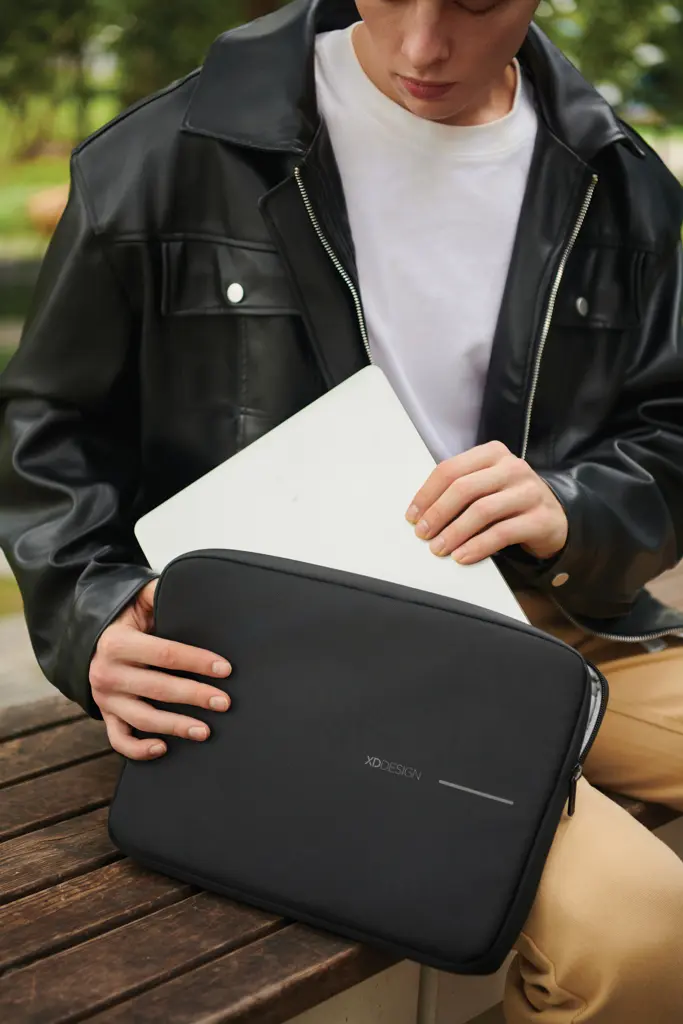 Futrola za laptop XD Design 14" P706.20 black-17