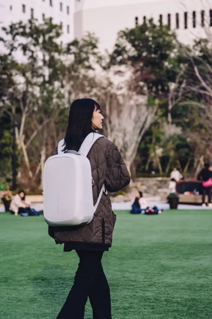 Ruksak Bobby Edge P706.25 off white-40