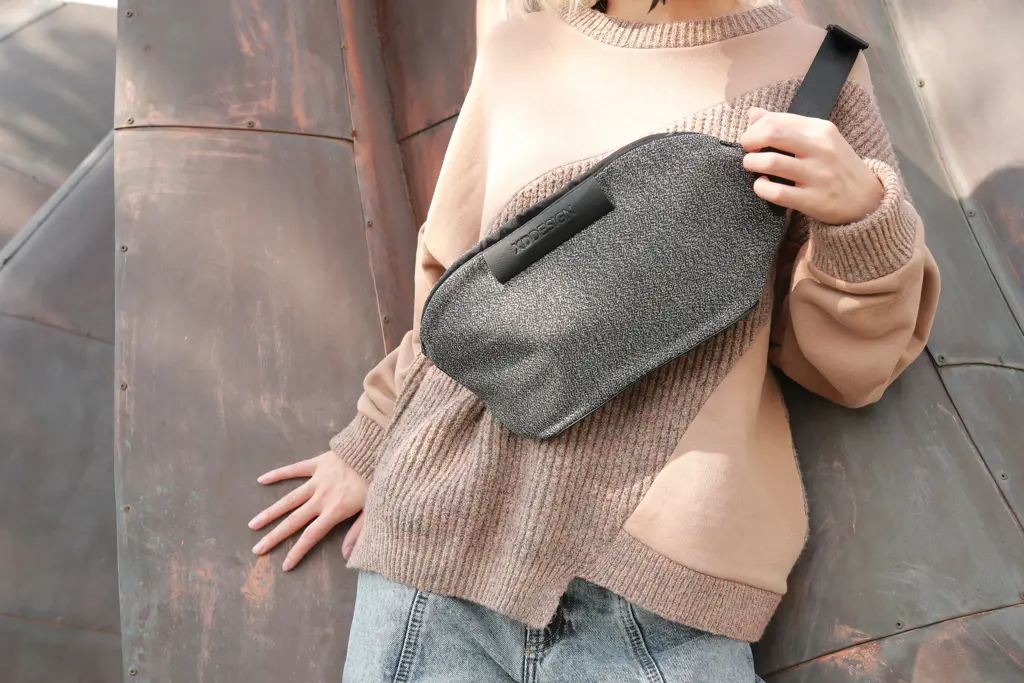 Torbica oko struka Bumbag P730.06 grey-26
