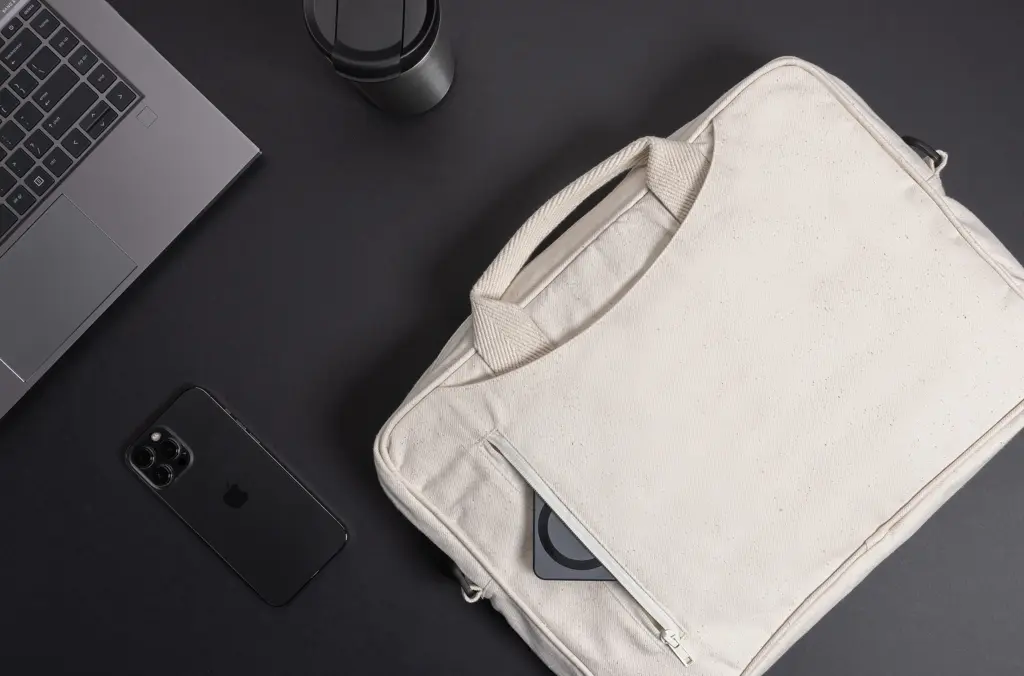 Torba za laptop od 15,4 inča Laluka AWARE™ P732.11 off white-7