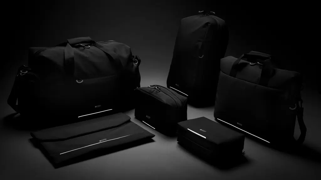 Ruksak za laptop RFID i USB Swiss Peak AWARE™ P763.16 black-13