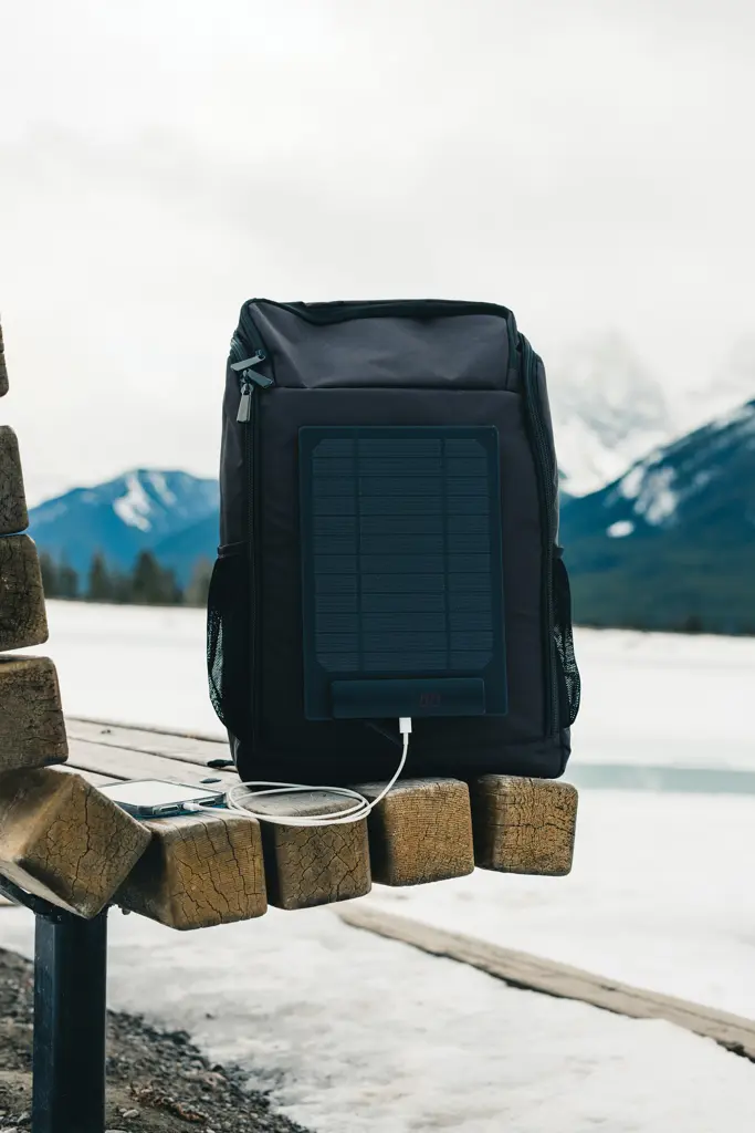 Deluxe ruksak sa solarnom pločom 5W Pedro AWARE™ RPET P763.29 black-12
