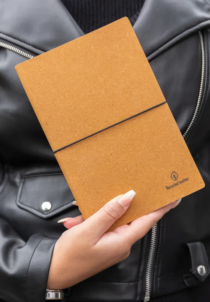 Rokovnik A5 od reciklirane kože P772.21 brown-9