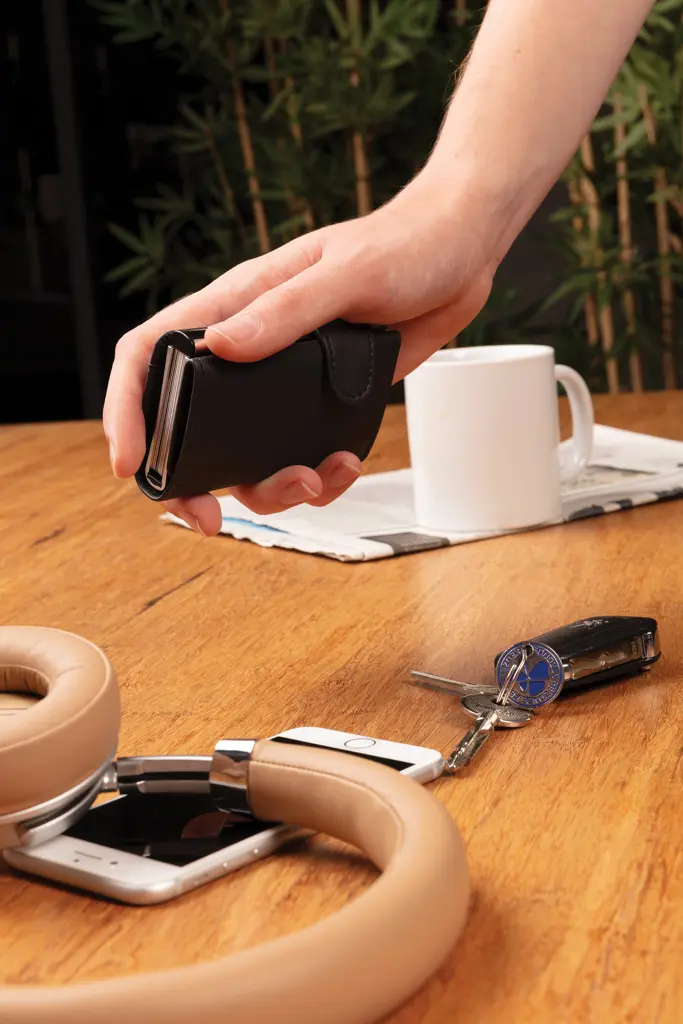 Novčanik za kartice s RFID zaštitom P850.34 black-9