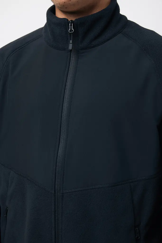 Iqoniq Talung mikroflis od recikliranog poliestera se zatvara T9603 black 4XL-29