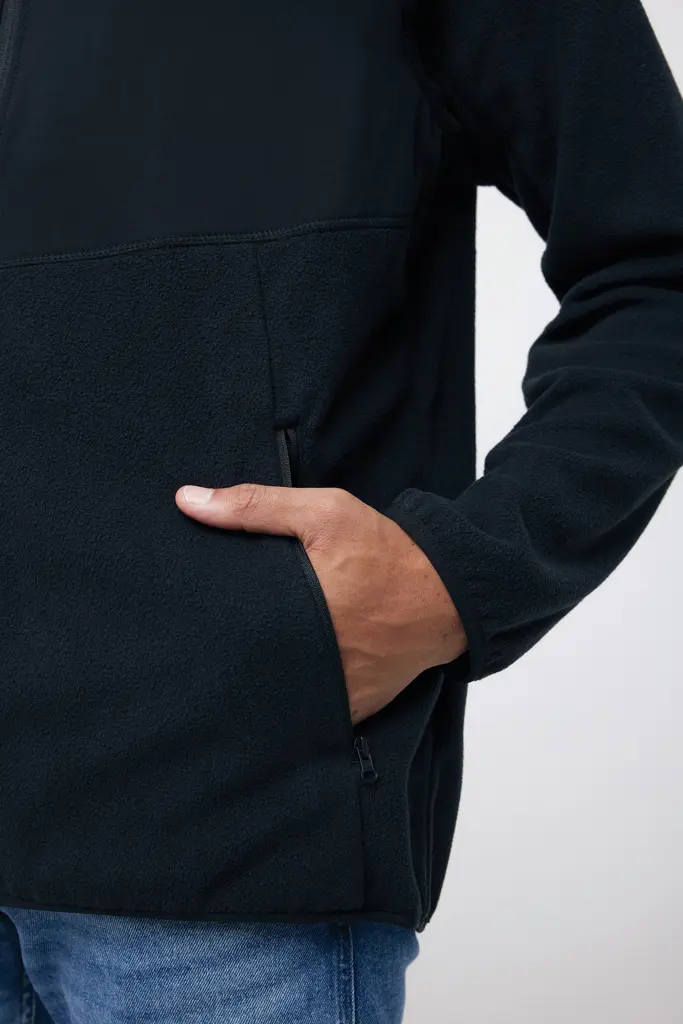 Iqoniq Talung mikroflis od recikliranog poliestera se zatvara T9603 black 4XL-30