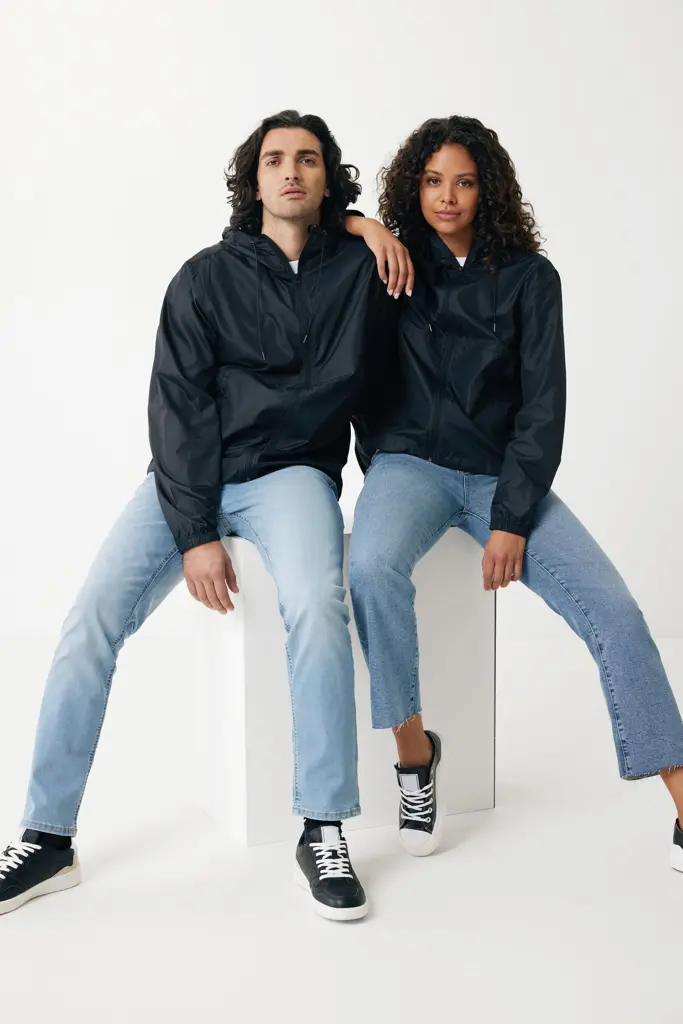 Iqoniq Logan lagana jakna od recikliranog poliestera T9701 black 4XL-13