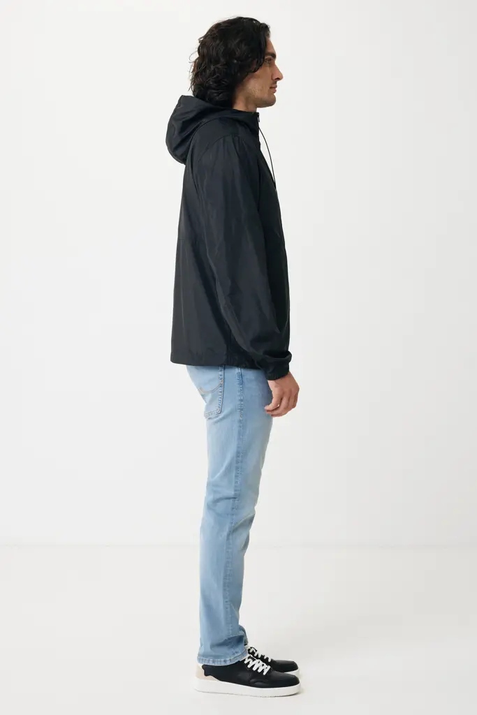 Iqoniq Logan lagana jakna od recikliranog poliestera T9701 black 4XL-29