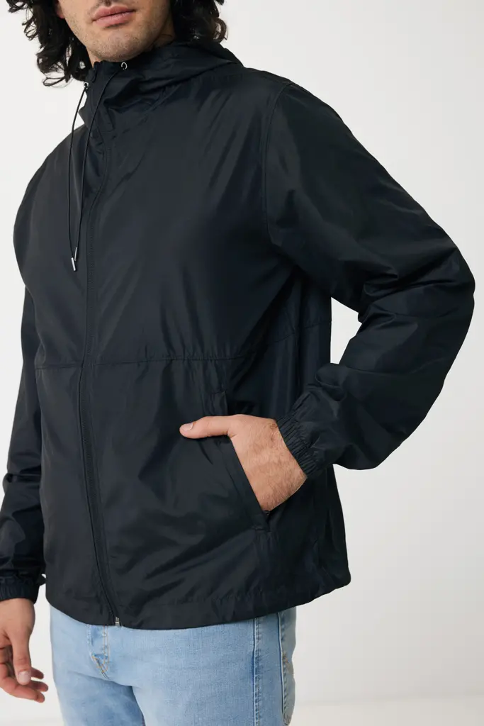 Iqoniq Logan lagana jakna od recikliranog poliestera T9701 black 4XL-35