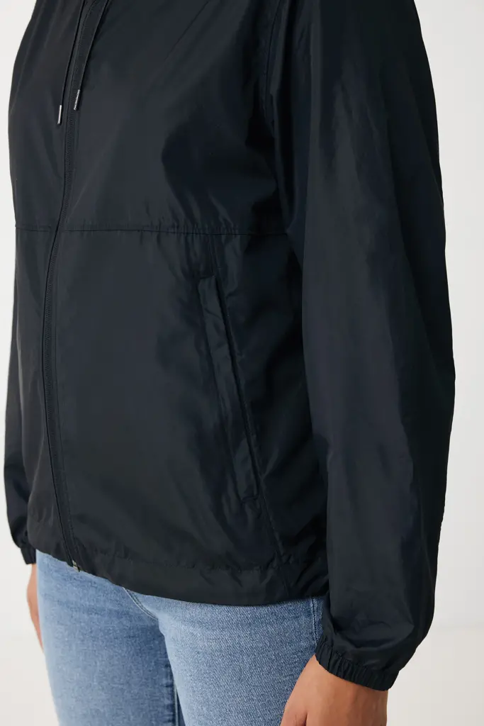 Iqoniq Logan lagana jakna od recikliranog poliestera T9701 black 4XL-37