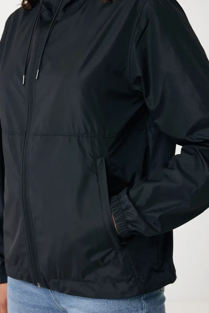 Iqoniq Logan lagana jakna od recikliranog poliestera T9701 black 4XL-39