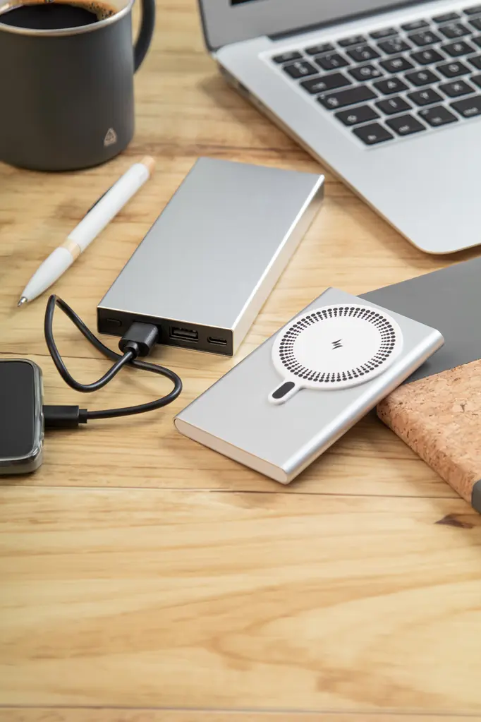 Power bank RaluTen AP864050 silver 64×143×15 mm-4