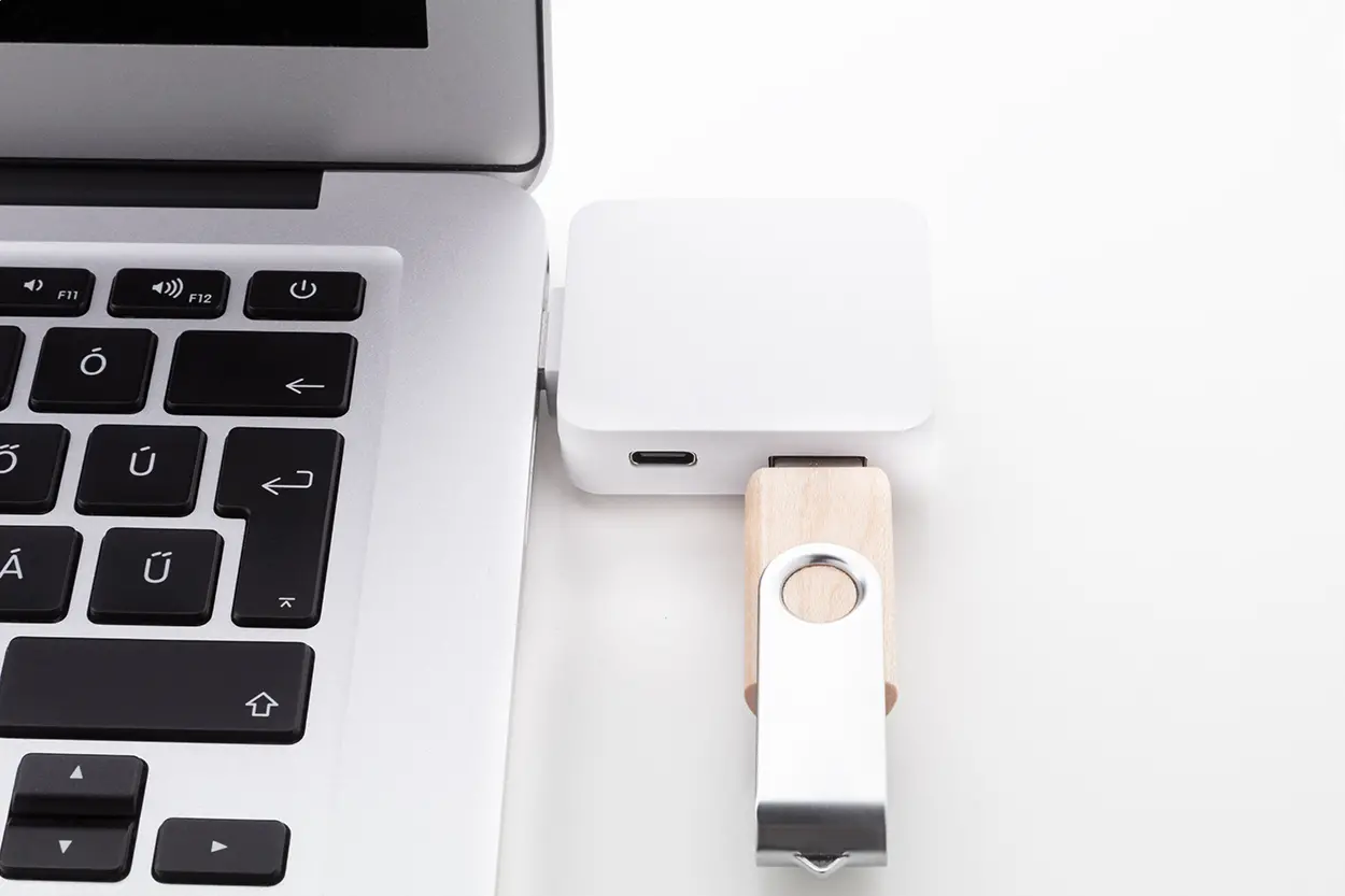 USB čvorište Rahubu AP864037 white 52×46×13 mm-9