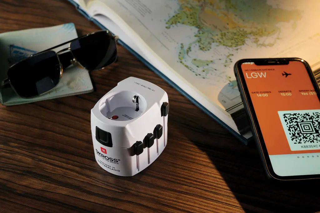 Putni adapter s 3 pola SKROSS Pro RB1.10314 white-5