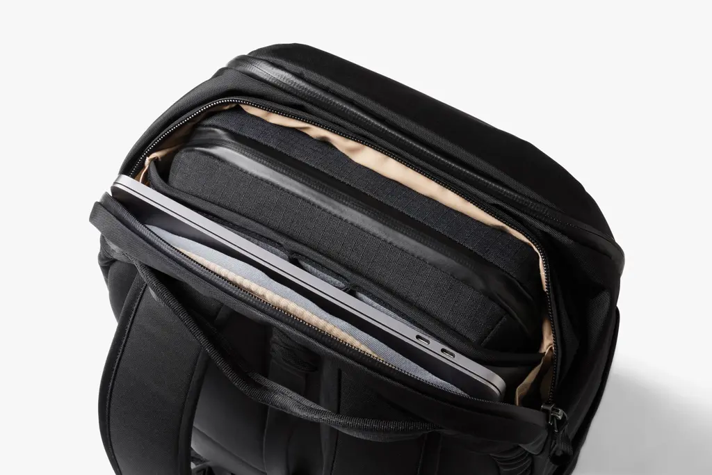 Ruksak Bellroy P763.31 black-5