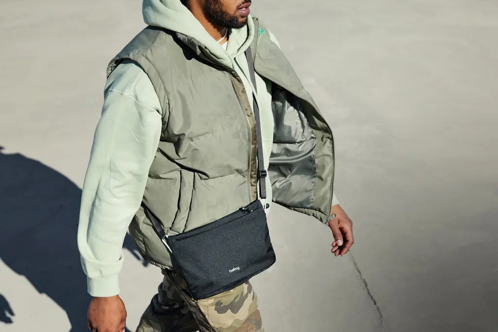 Torbica Bellroy Lite P763.38 black-11