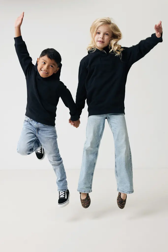 Iqoniq Yengo kids recycled cotton hoodie with sidepockets-11