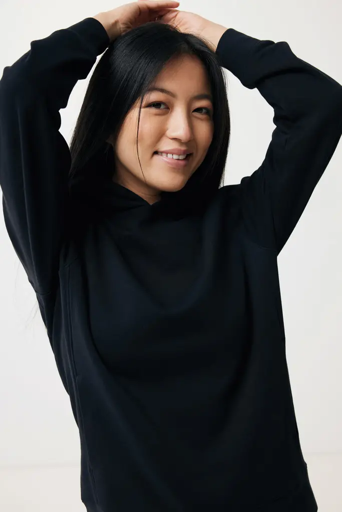 Iqoniq Yengo recycled cotton hoodie with sidepockets-23