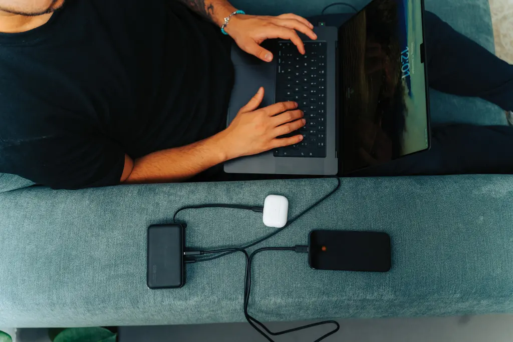 Urban Vitamin Power bank 10.000mah  P301.99 black-15