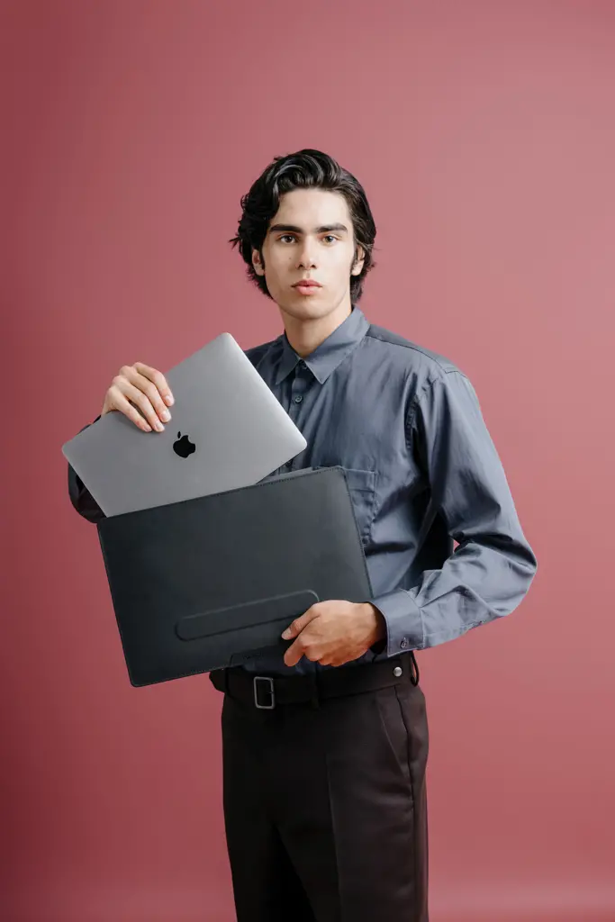 XD Design etui+držač za 14” laptop P788.20 black-14