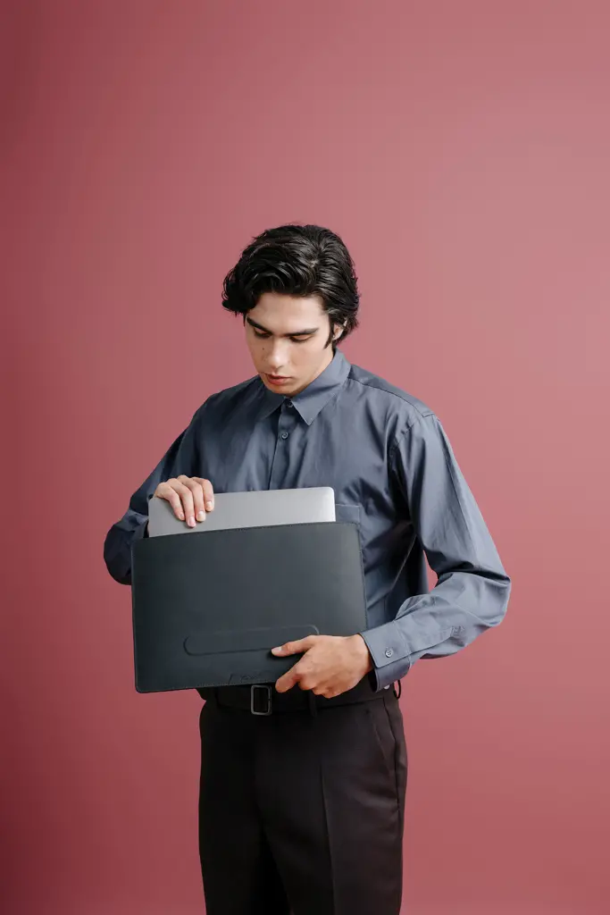 XD Design etui+držač za 14” laptop P788.20 black-15