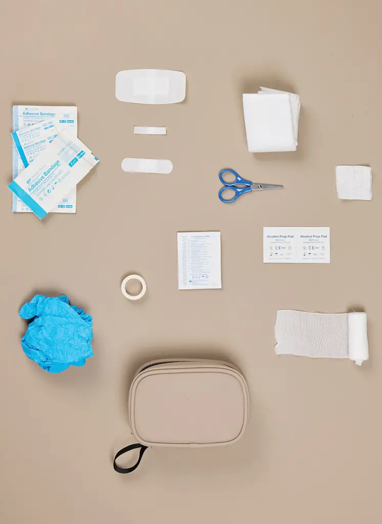 VINGA Baltimore prva pomoć set V26500 greige-9 VINGA Baltimore prva pomoć set V26500 greige-9